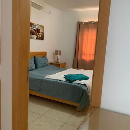 Paola Court Apartment Mellieha Ngoại thất bức ảnh