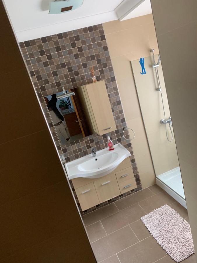 Paola Court Apartment Mellieha Ngoại thất bức ảnh