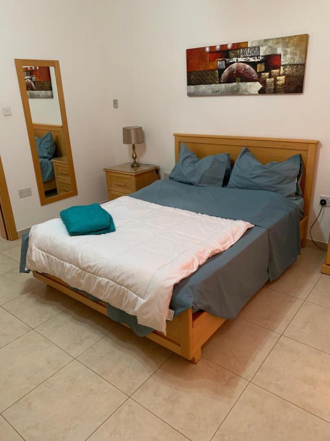 Paola Court Apartment Mellieha Ngoại thất bức ảnh