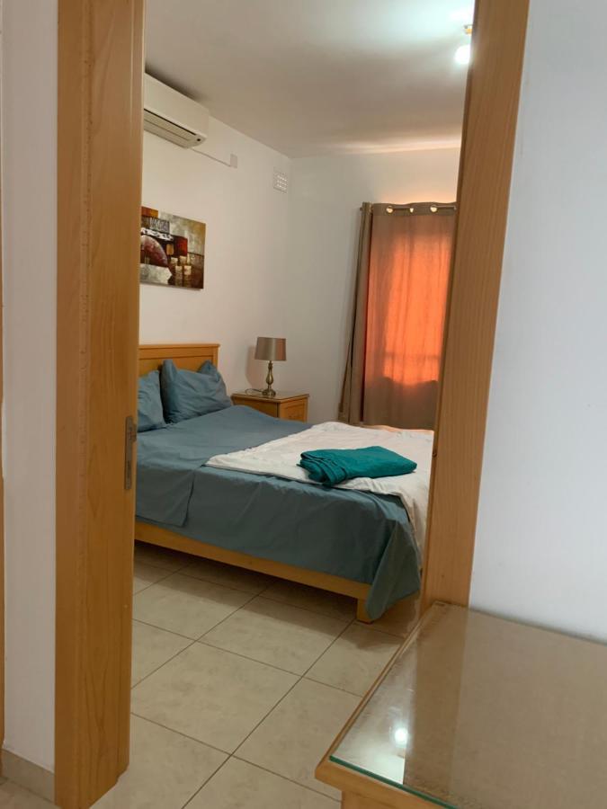 Paola Court Apartment Mellieha Ngoại thất bức ảnh